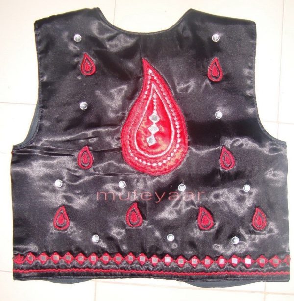 Black Red Girl's Bhangra Costume with separate jacket / vest Black Red Girl's Bhangra Costume with separate jacket / vest