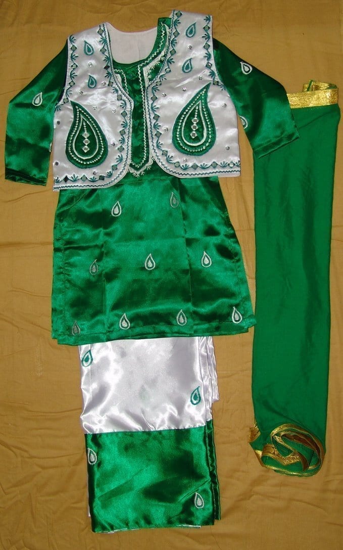 Girl's embroidered Bhangra Costume outfit dress with Jewellery Girl's embroidered Bhangra Costume outfit dress with Jewellery