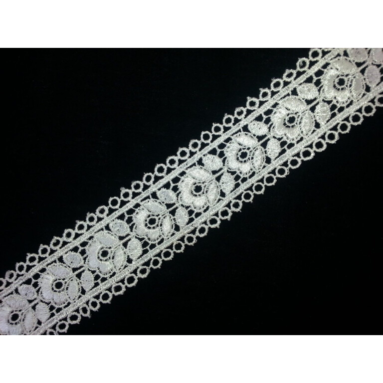 Roses Embroidered Tericot/polyester Lace LC001 (per meter price)