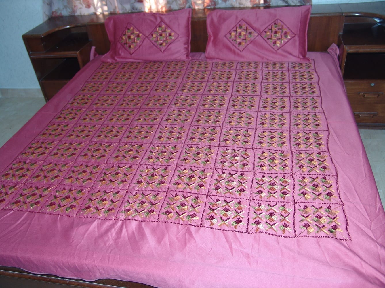 Pink Glazed cotton Jaal Phulkari Hand Embr Bed Cover set Z0039 Pink Glazed cotton Jaal Phulkari Hand Embr Bed Cover set Z0039