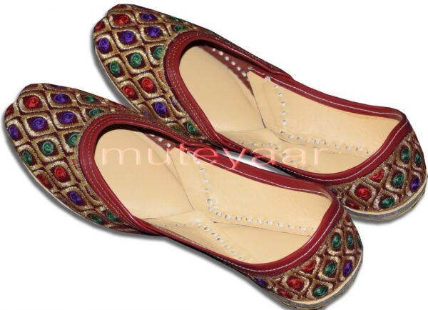 Traditional Embroidered hand made Punjabi Jutti Bridal Shoes PJ9749 Traditional Embroidered hand made Punjabi Jutti Bridal Shoes PJ9749