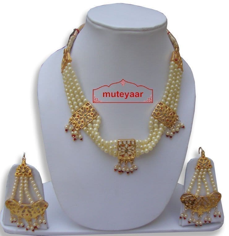 Motihaar Bhangra Giddha Jewelery set of Neclace + Earrrings Motihaar Bhangra Giddha Jewelery set of Neclace + Earrrings