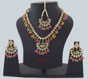 Multicolour Kundan Tikka Earrings Necklace Haar Set J0376