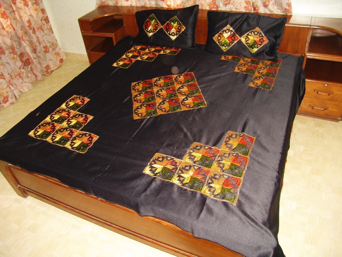 Black Glazed cotton Phulkari Hand Embr Bed Cover set Z0030 Black Glazed cotton Phulkari Hand Embr Bed Cover set Z0030
