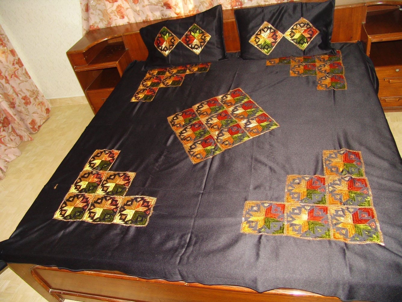 Black Glazed cotton Phulkari Hand Embr Bed Cover set Z0030 Black Glazed cotton Phulkari Hand Embr Bed Cover set Z0030