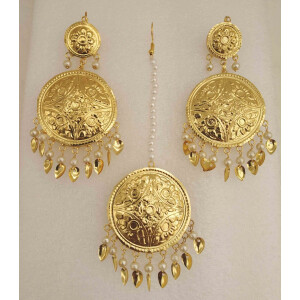 Gold Polished Round Punjabi Earrings Tikka set J0494