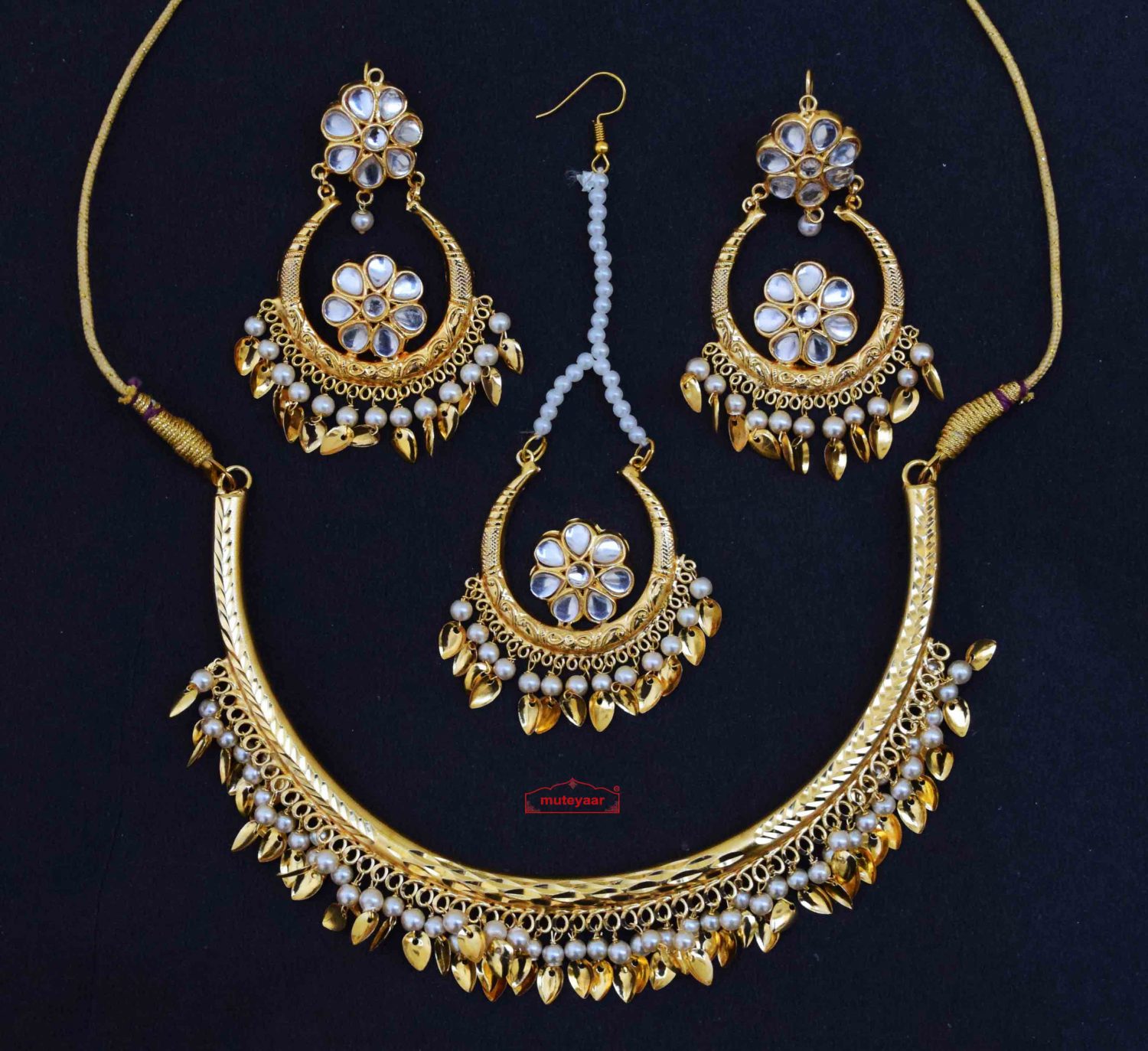 Golden Polish Kundan Earrings Tikka Hasli Set J0627 1