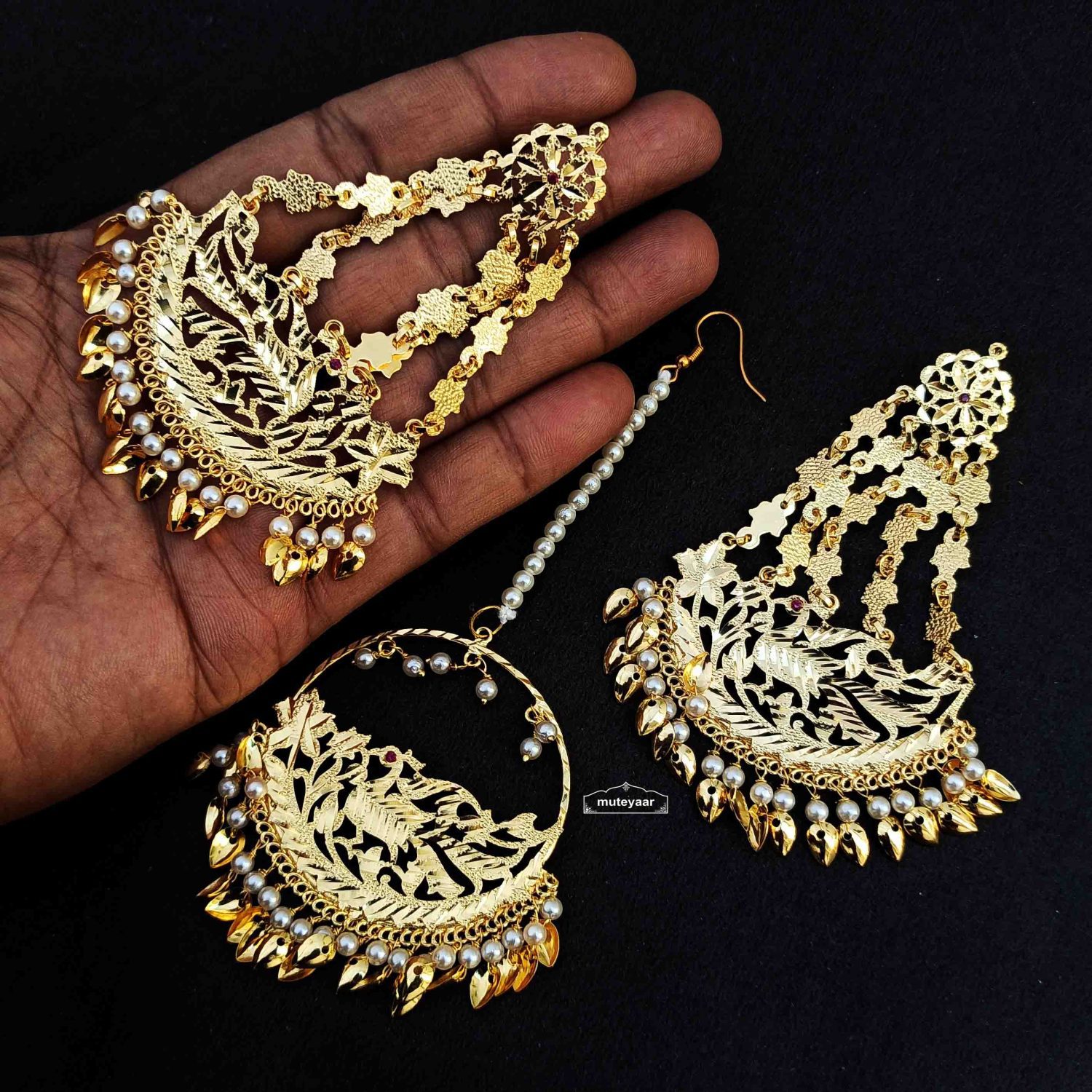 Golden Tikka Earrings Set J0748